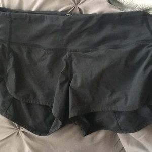 Black Lululemon Speed Up Shorts 2.5”